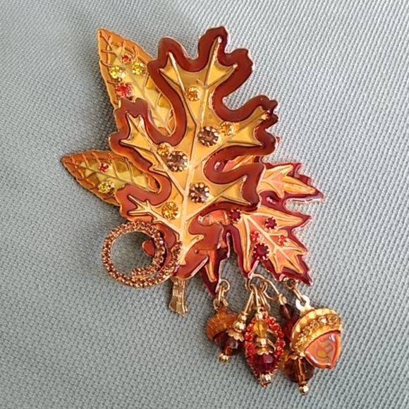Lunch at the Ritz Jewelry - 🍁🍂 AUTUMN LEAVES BROOCH/ENHANCER 🍁🍂